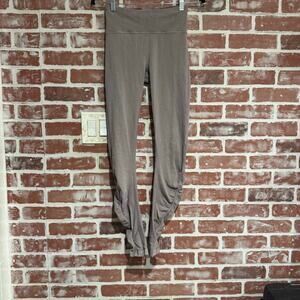 Lululemon Inner Glow Tights in Washed Half Moon with Ruched Legs Size 4 EUC